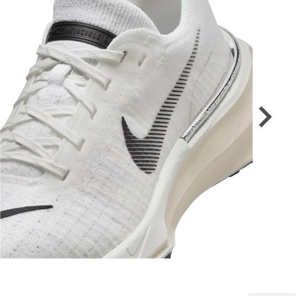 Nike womens ZOOM X invincible run 3 size 10.5. Worn 3 times. EUC - Picture 3 of 12